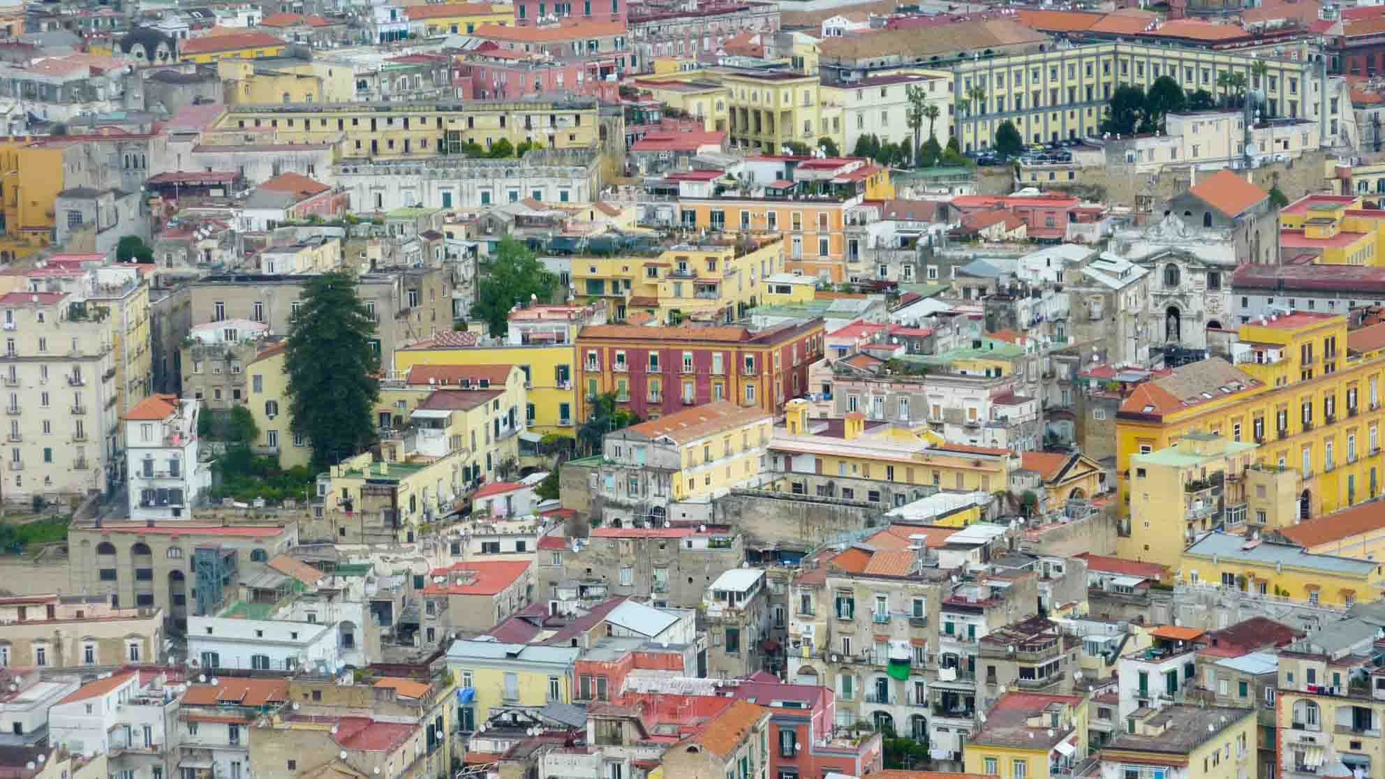 Neapol – mesto na neistej pôde a jeho TOP 5 zaujímavostí – potulky Neapolským zálivom 1. časť